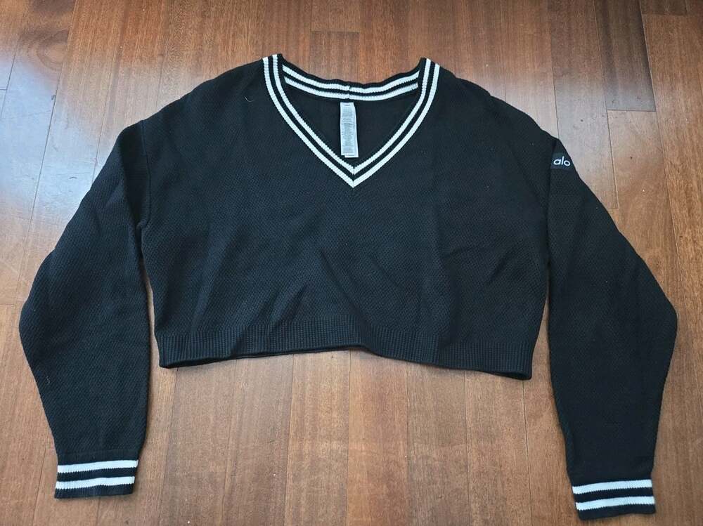 Alo Yoga Tennis Club Sweater Knit V-Neck Pullover Black Small